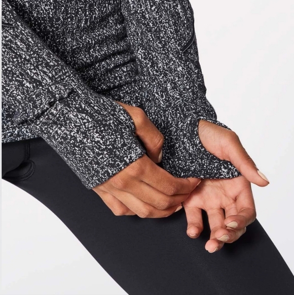 lululemon athletica Black and Gray Long Sleeve Tee - Picture 4 of 8